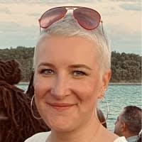 900+ profilů „Nevel  “