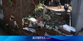 Kunjungan ke pabrik khong guan ini dimaksudkan agar murid murid yang biasanya hanya mengkonsumsi biscuit khong guan kini bisa mengetahui cara pembuatan nya, sehingga diharapkan anak anak murid sejak dini selektif dalam memilih jajanan nya sehari hari. Gaji Pt Khong Guan Struktur Organisasi Pt Khong Guan Berbagi Struktur Biskuit Khong Guan Yang Udah Ada Di Indonesia Sejak Tahun 1970 Emang Fenomenal Banget Travelling World