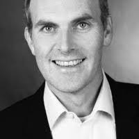 Alex Petry's Instagram, Twitter & Facebook