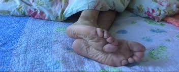 HOMELESS FEET - ThisVid.com