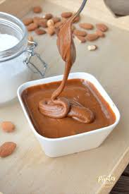 Praline Amandes Noisettes Maison En 2020 Recette Praline Maison Recette Praline Dessert