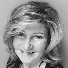 Dana Showalter's Instagram, Twitter & Facebook