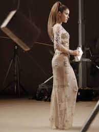 Shakira, más sexy que nunca se convierte en la imagen de Burberry para esta  Navidad