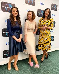 Na septembrové udalosti, články v plus7dní, koniec redaktorky, ako aj to, či riešil boris kollár osobnostný profil redaktorky niny košeckej na stretnutí s jaroslavom haščákom, som sa pýtal aj samotného predsedu parlamentu, ktorý bol. Newsroom Ct24 On Twitter Za Chybu V Popisku Se Omlouvame I To Se Nekdy Pri Pozdni Nedeli Muze Stat Nase Redaktorky Jsou Predevsim Inteligentni A Schopne Kolegyne Na Kolik Stupnu Se Perou