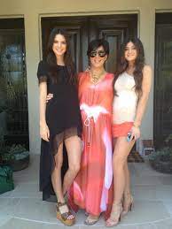 Kylie kristen jenner (born august 10, 1997) is an american media personality, socialite, model, and businesswoman. Kris Jenner On Twitter Look How Tall Kendalljenner Kyliejenner Are Getting I Think I M Shrinking Happy Saturday Dolls Growinguptoofast Http T Co Qe2cjqaz