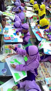 Mewarnai adalah aktivitas yang sangat seru dan juga menyenangkan untuk anak anak usia dini. Mendapat 7 Piala Dalam Lomba Mewarnai Paud Se Kecamatan Sei Beduk Batam Tk Islam Terpadu Nurus Sunnah Batam