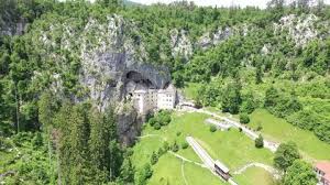 Predjama Castle Postojna Cave Park ...