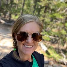 For those who have been to the Dune restaurant, what is the dress code?  Also, is this at the golf course affiliated with the Atlantis? Thx