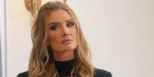 Nicole Settle's Instagram, Twitter & Facebook