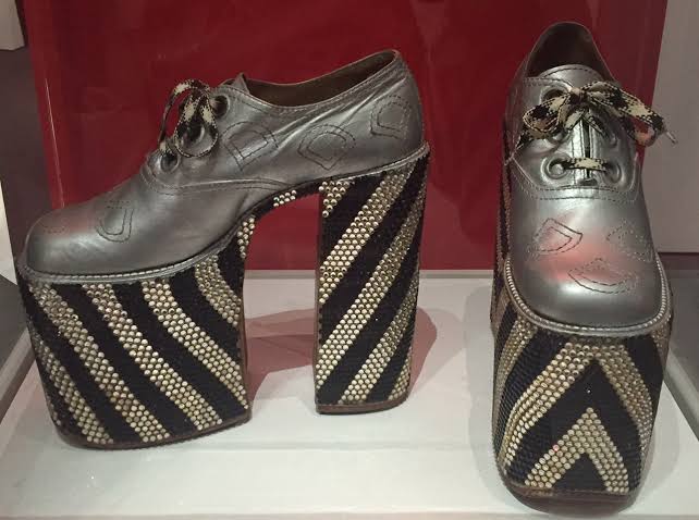Standing tall: Size matters • V&A Blog