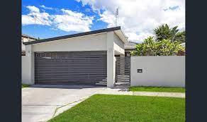 160 Nobby Pde Miami Qld 4220 House For Sale 127788450 Realestate Com Au House Gate Design Facade House Modern Carport