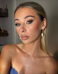 Long overdue catch up and 3 years to char about! @kia.pearl is one of the  first faces I painted in Margaret river nearly 8 years ago and I still love  our chats,