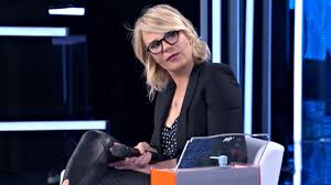 A giocarsi l'eliminazione, che sarà comunicata loro in casetta, sono stati quindi i due ballerini. Anticipazioni Serale Amici 2021 Eliminati 1 Maggio Chi E Uscito
