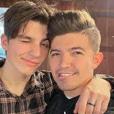 Wife > Dad > Mom > Brother > Brother > Sister > Brother > Grandpa > Brother  I love you if you're reading this ❤️ Happy thanksgiving! 🦃