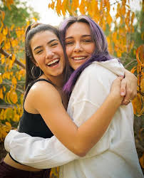 Pin By Kimberly On Charli Damelio Girl Celebrities Cute Friend Pictures Dance Videos