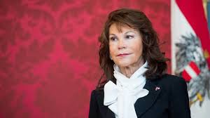 Was brigitte bierlein wertvoll ist, schützt sie wie eine löwin. Meet Brigitte Bierlein Austria S Tough On Crime Art Collecting First Female Chancellor Rt World News