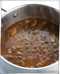 Easy Vegan Mushroom Gravy It Doesn T Taste Like Chicken