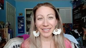 🧙✨ DIY Seasonal Gnomes Tutorial ✨🧙These adorable gnomes are the perfect  project to spark your creativity! From fall coziness to winter magic,  spring charm, and summer fun—you can make each one unique.