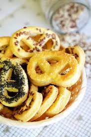 Boabele de porumb sunt utilizate n industria amidonului, a spirtului, glucozei i dextrinei. 14 Brezel Ideen In 2021 Brezel Rumanische Rezepte Rezepte