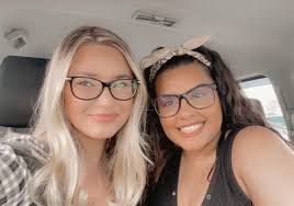 Elizabeth Hearn's Instagram, Twitter & Facebook