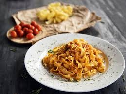 Με ποια φαγητά συνδυάζεται, όμως, κάθε μπαχαρικό, ποιο μυρωδικό θα αναδείξει τη γεύση της σάλτσας σας και ποιο θα απογειώσει τη γεύση των γλυκών σας Ta Megalytera La8h Poy Mporeis Na Kaneis Mageireyontas Italikh Koyzina