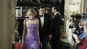 Golden globe winner emma corrin, who played princess di on 'the crown,' says she's 'incredibly moved' by prince harry's reaction to the show. The Crown Diana Se Roba El Show El Veredicto De La Bbc Sobre La Cuarta Temporada De La Serie Bbc News Mundo
