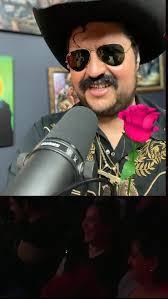 Todos los Lunes subimos primero a nuevos nuevos comediantes que prueban su  rutina; UNLISTED. Después a las 7:30. Suben los mejores comediantes  emergentes de la semana de Woko y BeerHall y a