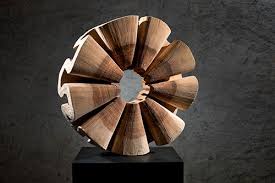 Anna Schmid Bildhauerin Spiez Kunst In 2020 Kunst Auf Holz Kunst Skulpturen Holzskulptur