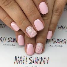 Ongle En Gel Rose Pale Paillettes Forme Courte Gelnails In 2020 Pink Gel Nails Short Gel Nails Powder Nails You know when sometimes clients want white nails?