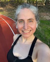 Yesterday I went running outside for the first time since November and it  felt so good! 🥰☀️💦​ ​ I was not athletic growing up. In elementary  school, I was among the last