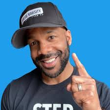 Chill arms and shoulder day. (slowpaced) definitely not a superset. Lol. 2  sets at 15 reps + 1 set till close to failure: 18 lbs incline barbell curls  24 lbs skull crushers