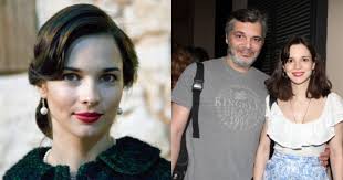 Είναι κόρη φιλολόγων και έχει ένα μεγαλύτερο αδελφό το θοδωρή και μία μικρότερη αδελφή την αμαλία. Eygenia Dhmhtropoyloy O Rolos Poy Thn Apogeiwse O Megalos Ths Fobos Kai H Epanasyndesh Me Ton Prwhn
