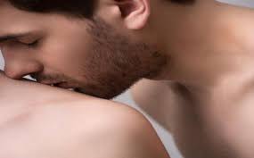 Pengen banget teriak, tapi rumah lagi rame2nya. Agar Malam Pertama Berakhir Bahagia Ikuti Cara Ini Warta Kota