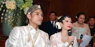 Namanya sangat diperhitungkan di dunia bisnis. Saat Dian Sastrowardoyo Bergabung Dengan Keluarga Besar Sutowo Merdeka Com