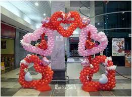 pin by joan hagedorn on balloons for valentines valentines balloons bouquet celebration balloons balloon decorations