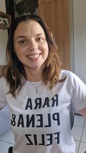 A história de Sandra, Moisés e Matheus é uma verdadeira lição de amor,  força e resistência. Esta mãe tem se dedicado integralmente aos seus  filhos, enfrentando desafios imensos com coragem e esperança.