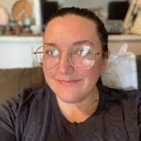 Tracy Lineberry's Instagram, Twitter & Facebook