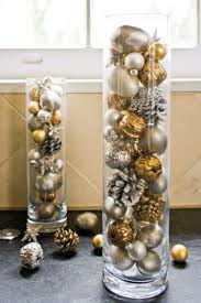 Dekorieren Weihnachtlich Grosse Glasvase Hohe Vase Gestalten Walnusse Gold Zapfen Silber Weihna Weihnachten Vasen Weihnachtlich Dekorieren Weihnachtsdekoration