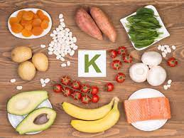 I prodotti a base di carne di maiale senza vitamina k includono prosciutto, maiale macinato, pancetta canadese e spalla di maiale. Vitamina K Ecco In Quali Alimenti E Presente Buonissimo