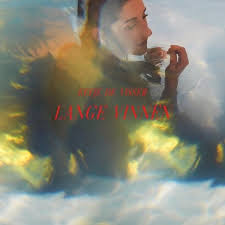 Op dit album is een duidelijke evolutie horen en klinkt energieker. Eefje De Visser Lange Vinnen Lyrics Genius Lyrics
