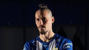 Teplé počasie vytiahlo von aj otca nášho skvelého futbalistu mareka hamšíka (31), známeho bonvivána richarda (49). Hamsikov Otec Prezradil Pikantne Detaily O Prestupe Mareka
