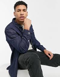 Vous pourrez trouver les articles des meilleures marques dans le catalogue blousons en jean homme de yoox. Chemise En Jean Pour Homme Chemise En Jean En Chambray Asos