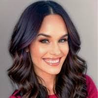 Claudia Lovelace's Instagram, Twitter & Facebook