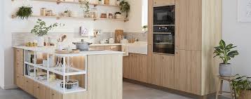 Cool idees deco cuisine credence et etagere. Une Cuisine Ouverte Nature Et Lumineuse Leroy Merlin En 2021 Interieur Moderne De Cuisine Idee Deco Cuisine Cuisine Ouverte