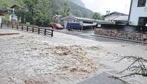 Die stadt, deren ortskern sich auf 729 m ü. Aufraumarbeiten Nach Weiterem Jahrhundert Hochwasser