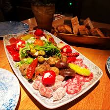 Was muss auf einen antipasti teller? Antipasti Archive Casamore