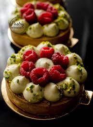 pistazien himbeer tartelettes pistazienhimbeertartelettes kuchen und torten pistazien kochen und backen