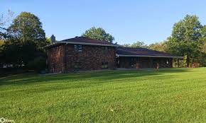 425 N Madison St, Bloomfield, IA 52537