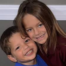 Puzzle artists with detailed images