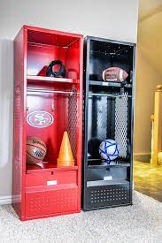 The professional sports lockers from legacy lockers are customizable wood lockers that are designed with your team's needs in mind. Nfl Superbowl Superfan Super Locker Deal Basketball Themed Bedroom Boy Sports Bedroom Lockers